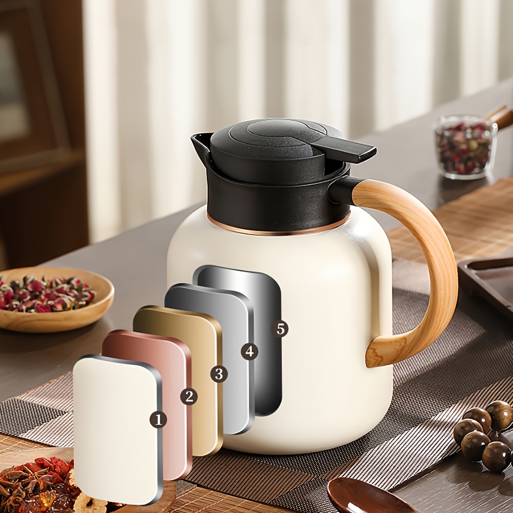 Bottiglia d'Acqua Isolata in A - Coffee Tea Jug recensione e prezzo